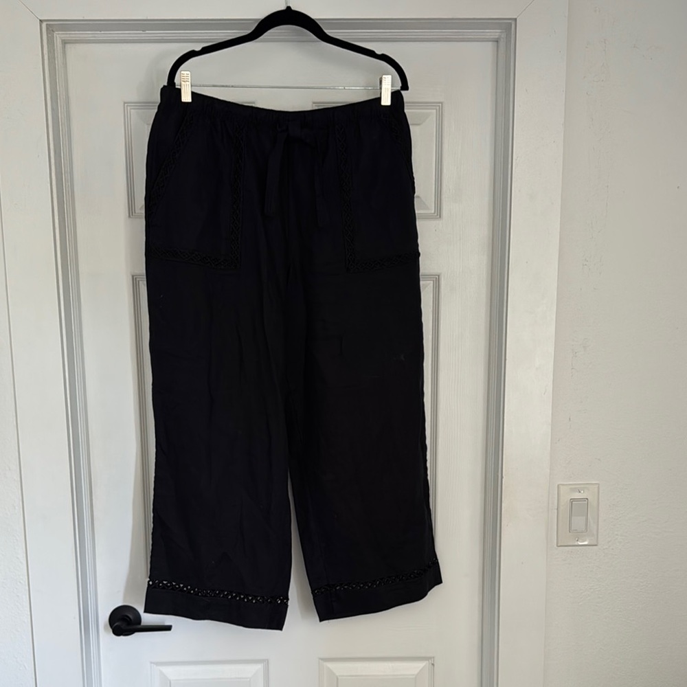 NWOT - Joie Black Cropped Pants with Lace Trim